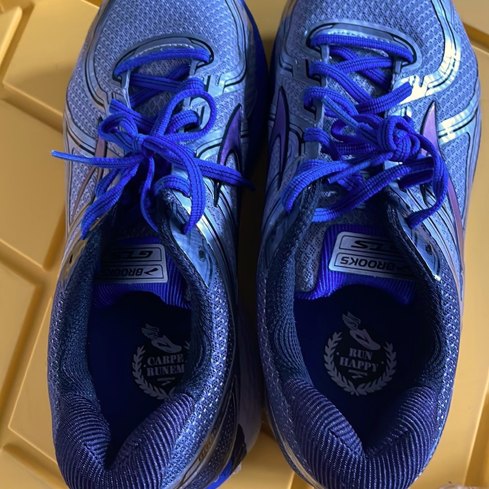Brooks GTS running shoes